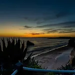 Апартаменты Seaescape Hideaway - Comfortable & Cozy Портиман