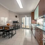 Апартаменты Seaescape Hideaway - Comfortable & Cozy *